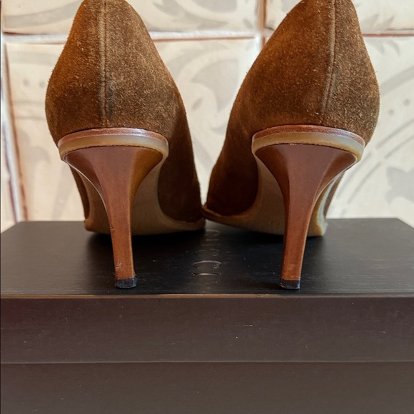 Gucci Women's Tan Suede Heels - Picture 10 of 10